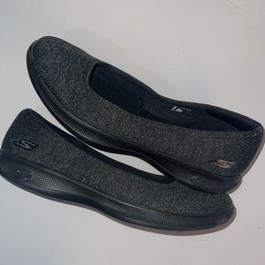 Sketchers GoStep Lite - size 9